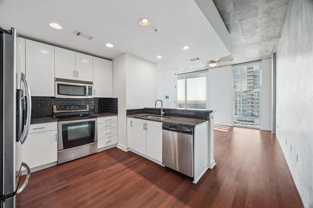 360 Nueces ST 4008, Austin, TX 78701