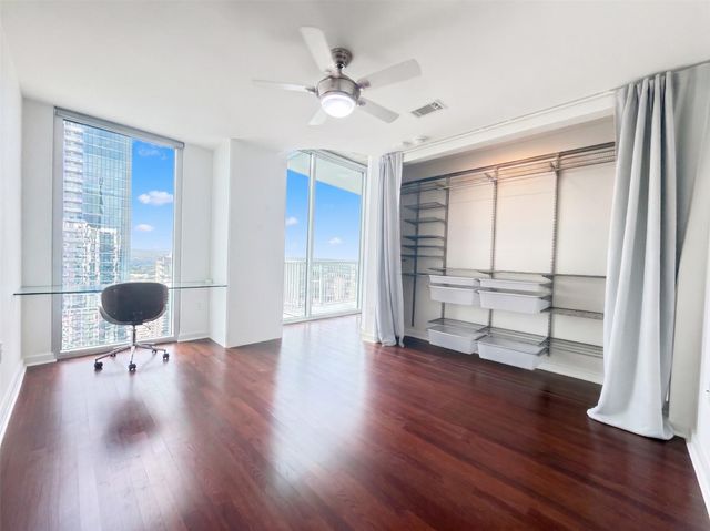 360 Nueces ST 4008, Austin, TX 78701