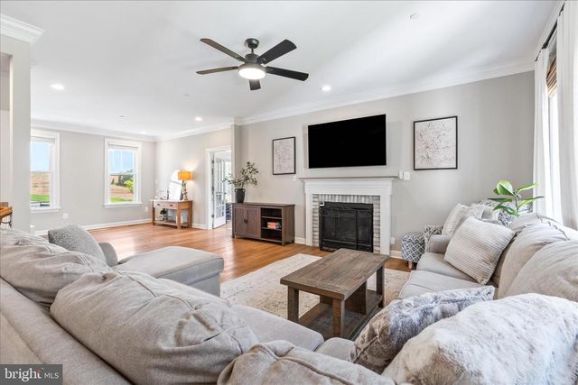 8103 WOODVILLE RD, Mount Airy, MD 21771