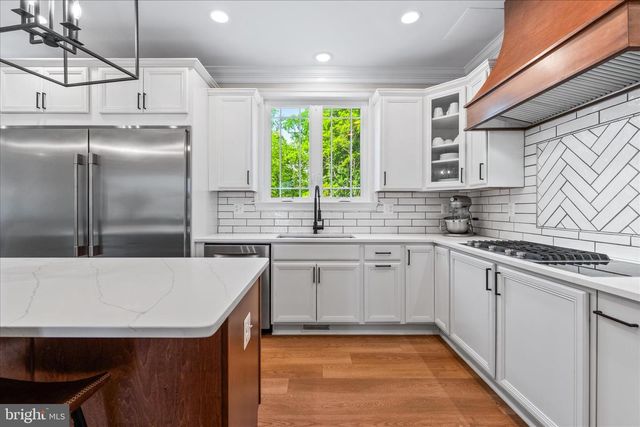 8103 WOODVILLE RD, Mount Airy, MD 21771