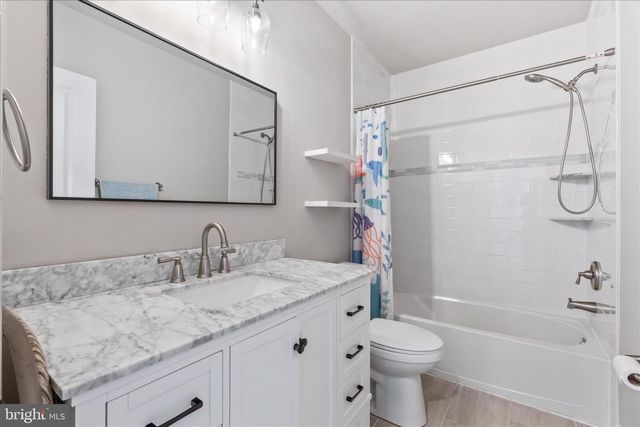 8103 WOODVILLE RD, Mount Airy, MD 21771