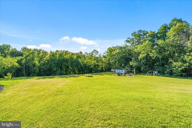 8103 WOODVILLE RD, Mount Airy, MD 21771