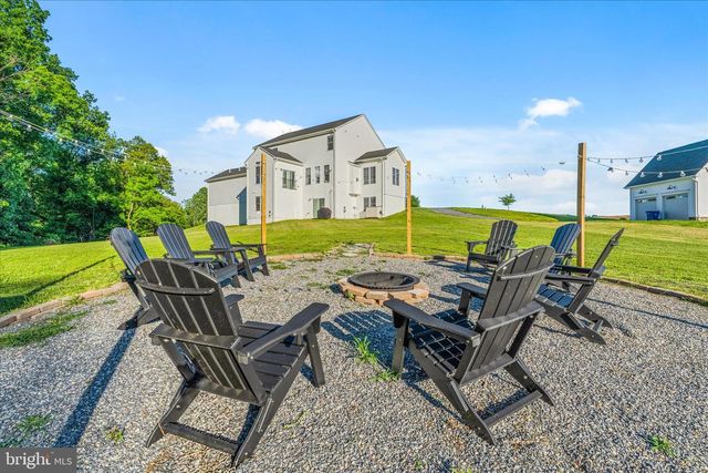 8103 WOODVILLE RD, Mount Airy, MD 21771