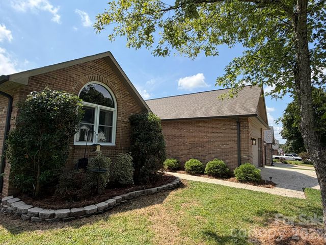 141 Walking Horse Run, Stanley, NC 28164