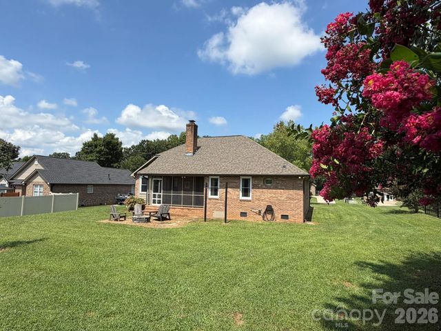 141 Walking Horse Run, Stanley, NC 28164