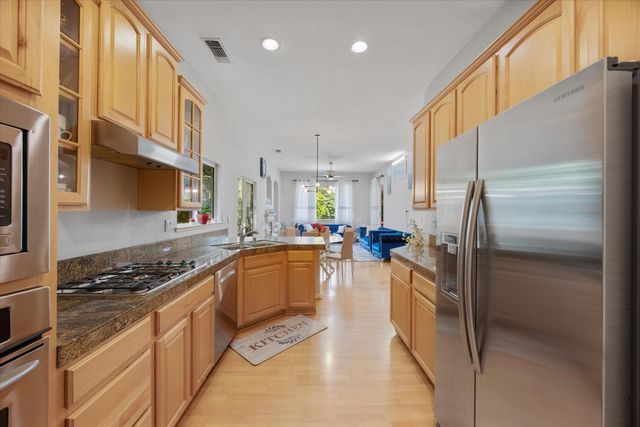 3080 Palmate Way, Sacramento, CA 95834