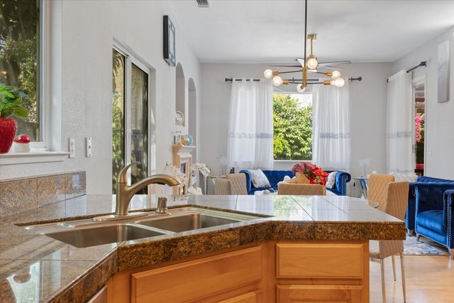 3080 Palmate Way, Sacramento, CA 95834