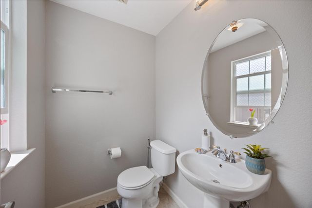 3080 Palmate Way, Sacramento, CA 95834