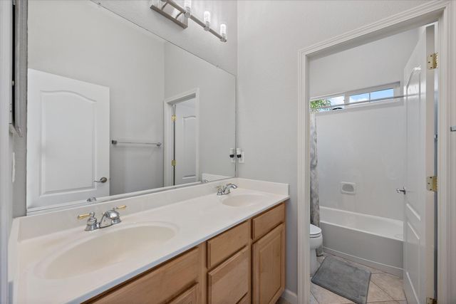 3080 Palmate Way, Sacramento, CA 95834