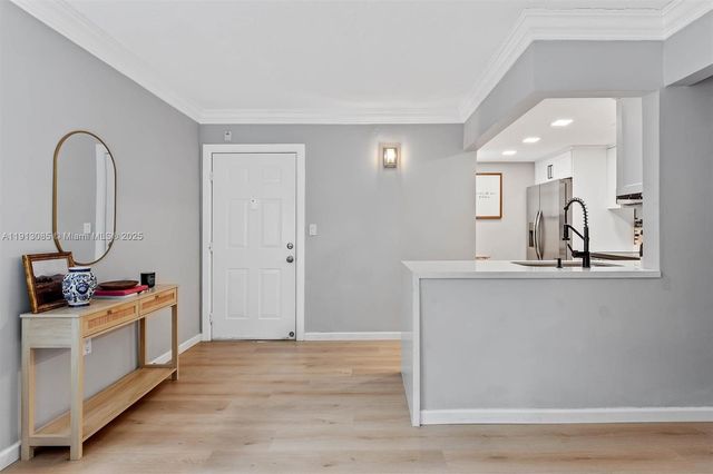 8617 SW 68th Ct 2, Pinecrest, FL 33156