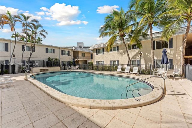 8617 SW 68th Ct 2, Pinecrest, FL 33156