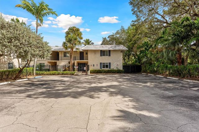 8617 SW 68th Ct 2, Pinecrest, FL 33156