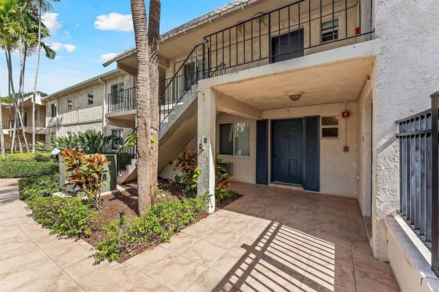 8617 SW 68th Ct 2, Pinecrest, FL 33156