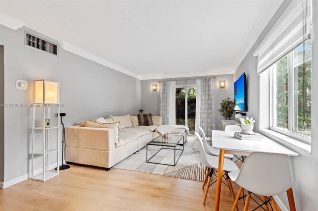 8617 SW 68th Ct 2, Pinecrest, FL 33156