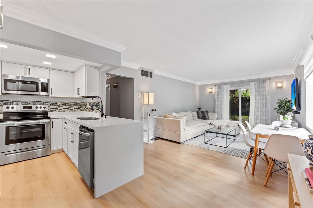 8617 SW 68th Ct 2, Pinecrest, FL 33156