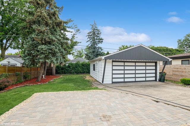 1001 Oakton Street, Park Ridge, IL 60068