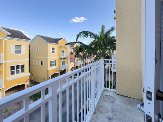 2322 Vintage Drive, Lighthouse Point, FL 33064