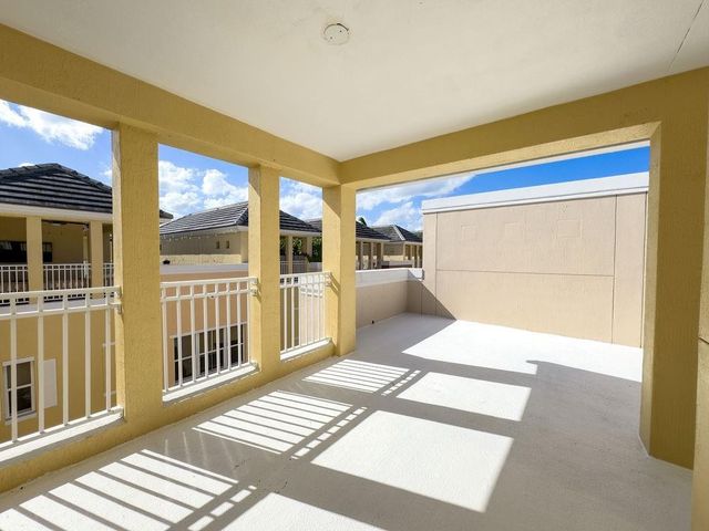 2322 Vintage Drive, Lighthouse Point, FL 33064