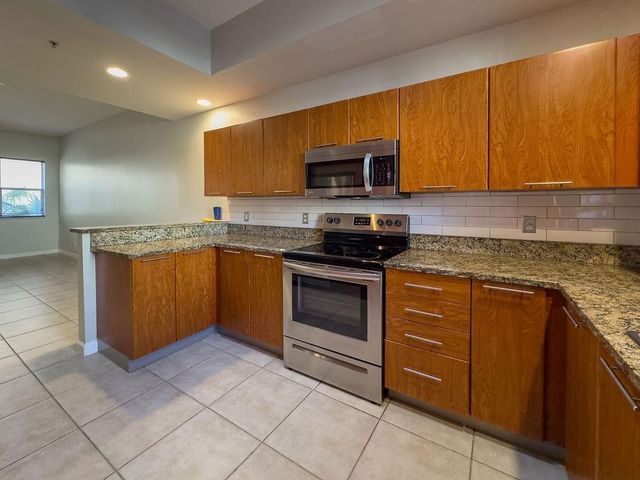 2322 Vintage Drive, Lighthouse Point, FL 33064