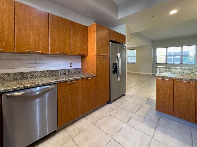 2322 Vintage Drive, Lighthouse Point, FL 33064