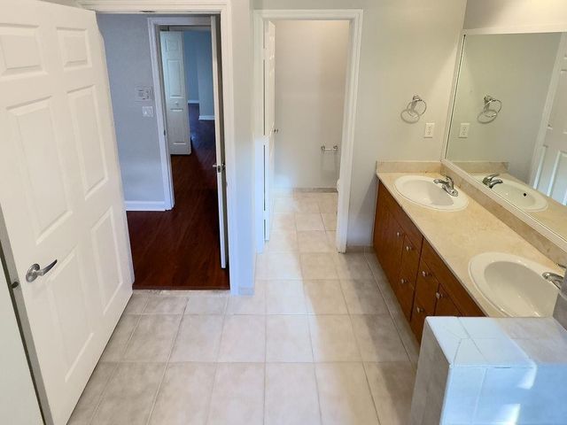 2322 Vintage Drive, Lighthouse Point, FL 33064