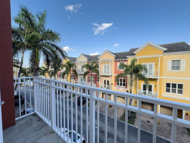 2322 Vintage Drive, Lighthouse Point, FL 33064