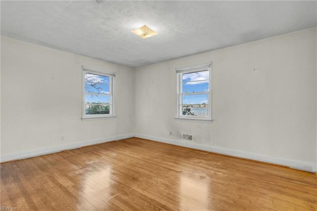 1 Warwick ST, Portsmouth, VA 23707