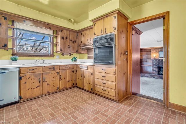 1 Warwick ST, Portsmouth, VA 23707