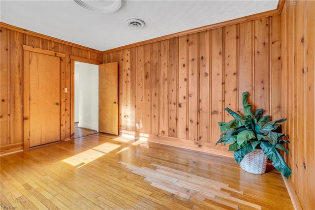 1 Warwick ST, Portsmouth, VA 23707