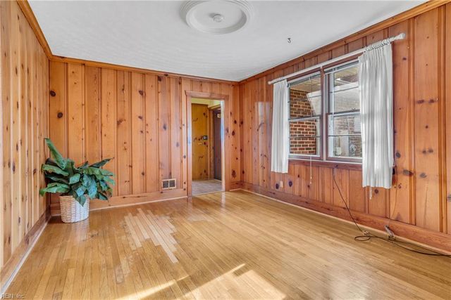 1 Warwick ST, Portsmouth, VA 23707