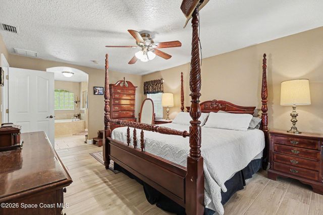 3525 Gloria Avenue, Mims, FL 32754