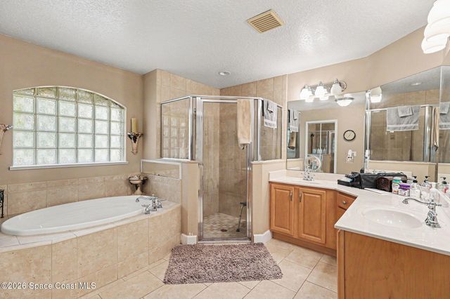 3525 Gloria Avenue, Mims, FL 32754