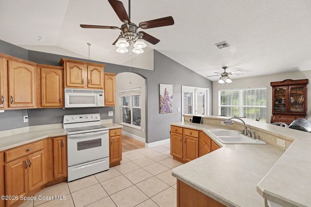 3525 Gloria Avenue, Mims, FL 32754