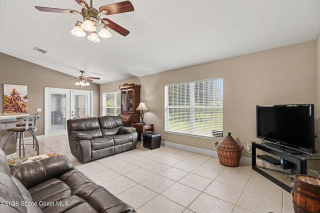 3525 Gloria Avenue, Mims, FL 32754