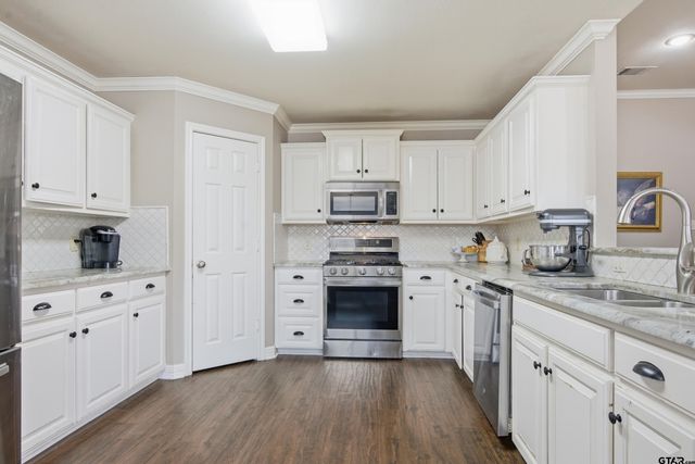 1741 Elk River Rd, Tyler, TX 75703