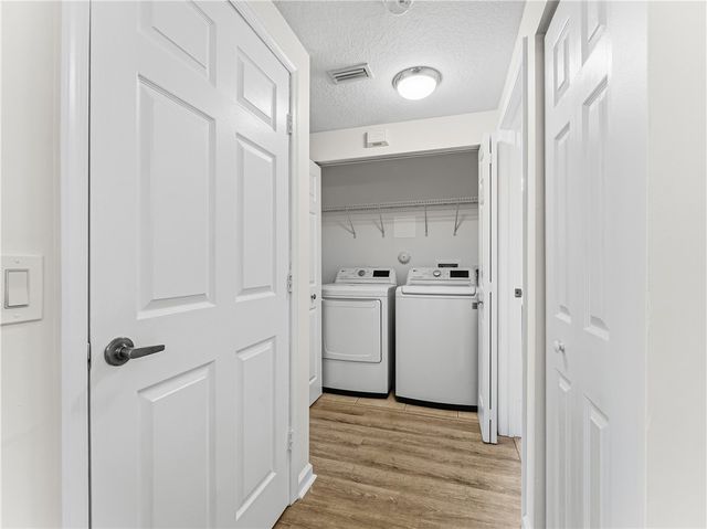 504 7th Square 103, Vero Beach, FL 32962