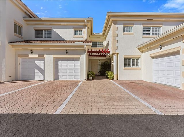 504 7th Square 103, Vero Beach, FL 32962