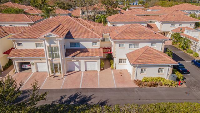 504 7th Square 103, Vero Beach, FL 32962