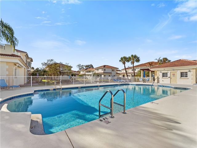 504 7th Square 103, Vero Beach, FL 32962