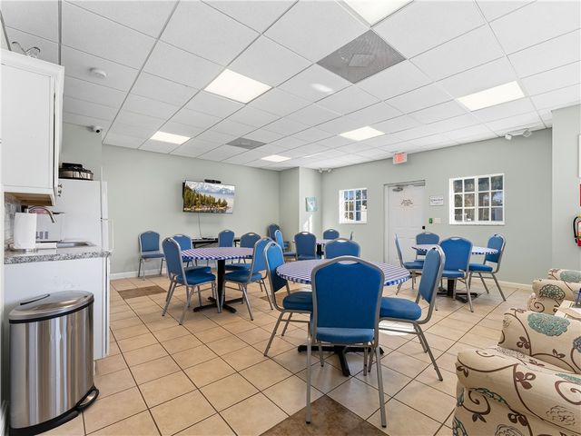 504 7th Square 103, Vero Beach, FL 32962