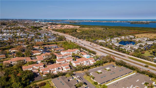 504 7th Square 103, Vero Beach, FL 32962