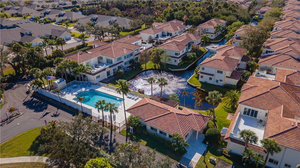 504 7th Square 103, Vero Beach, FL 32962