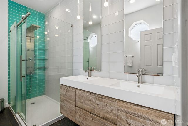 4209 Campus Green Drive NE, Lacey, WA 98516