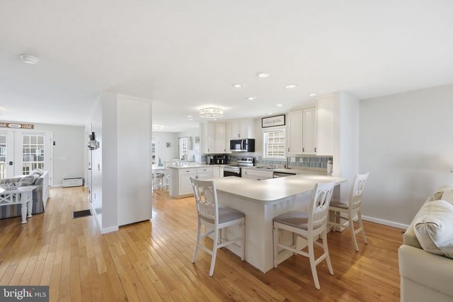 107 N SUFFOLK AVE, Ventnor City, NJ 08406