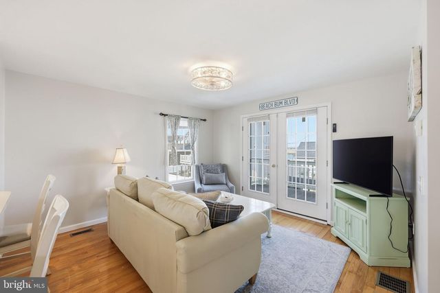 107 N SUFFOLK AVE, Ventnor City, NJ 08406