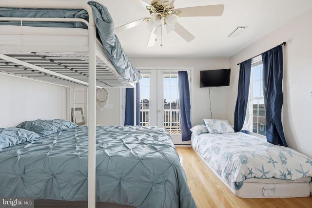 107 N SUFFOLK AVE, Ventnor City, NJ 08406