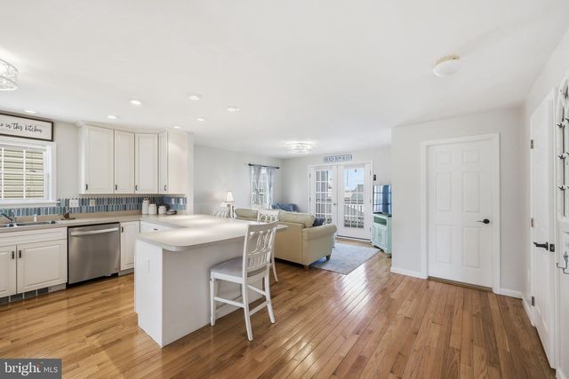 107 N SUFFOLK AVE, Ventnor City, NJ 08406