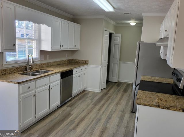 915 Burning Bush Drive, Loganville, GA 30052