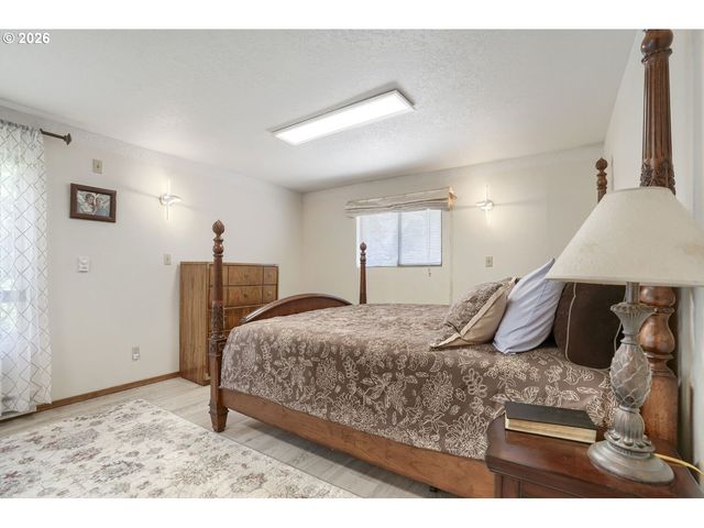 1215 Ne 139TH Ave, Vancouver, WA 98684