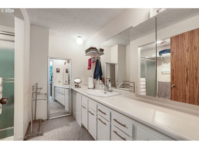1215 Ne 139TH Ave, Vancouver, WA 98684